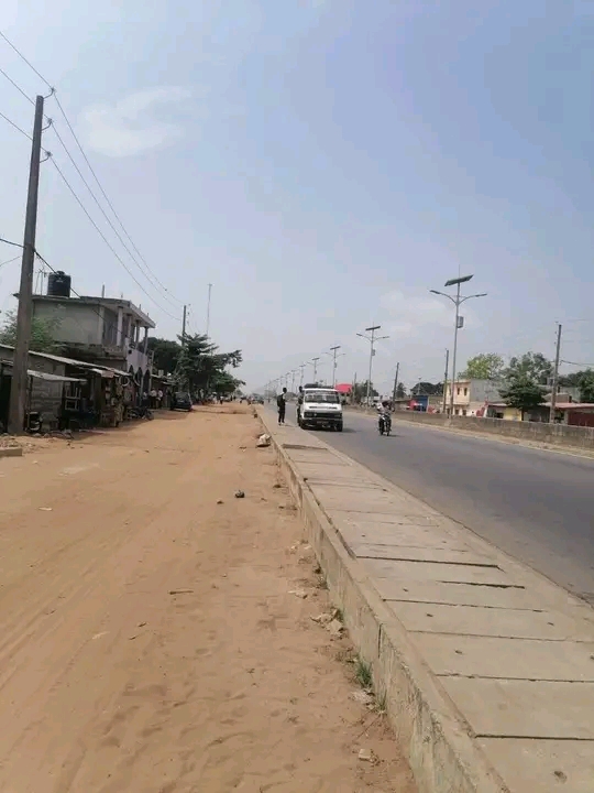 Une parcelle à ahozon au bord du goudron à vendre au Bénin