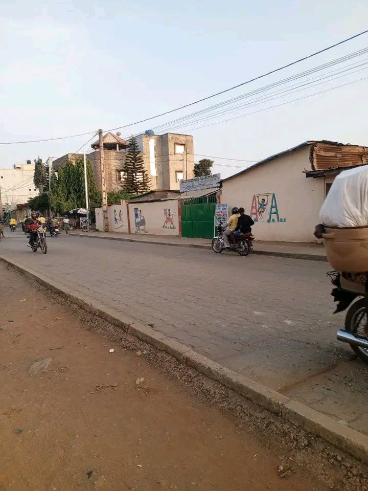 Une parcelle à vendre à Womey dans Godomey au bord du pavé