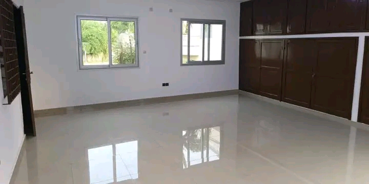 A louer Bureau à Haie Vive Cotonou