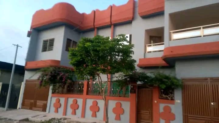 A vendre villa R+1 à Godomey Cotonou