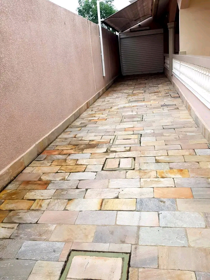 A vendre Maison locative à Adogleta Akpakpa