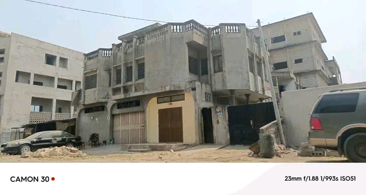 A vendre villa locative à Sodjeatinme Akpakpa